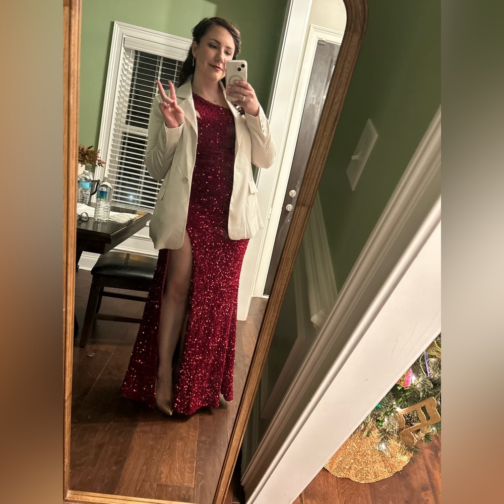 Lulus Velvet/Sequin Red One Shoulder Dress Size L - Picture 8 of 9